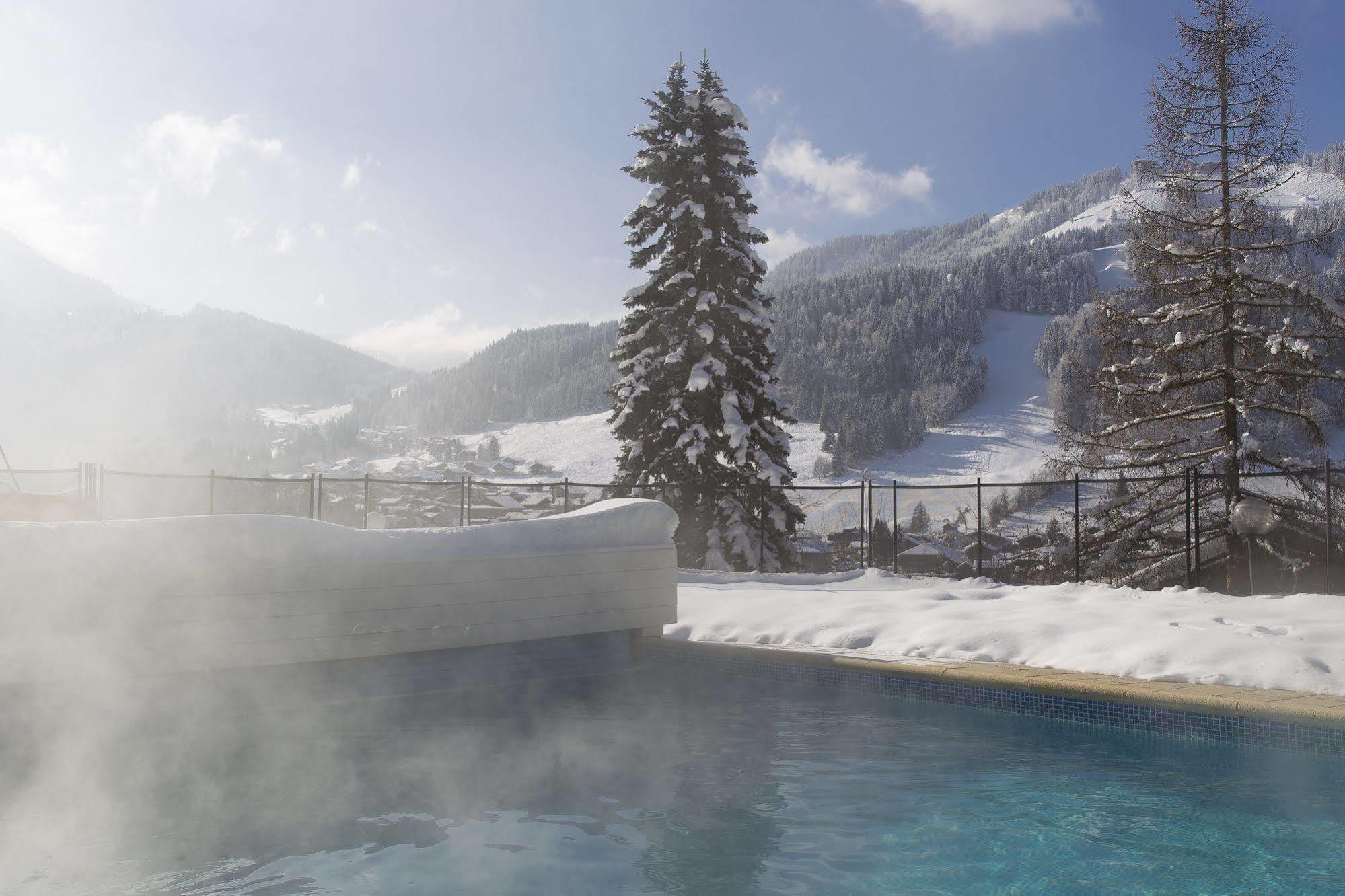 L'Hermine Blanche Morzine Bagian luar foto